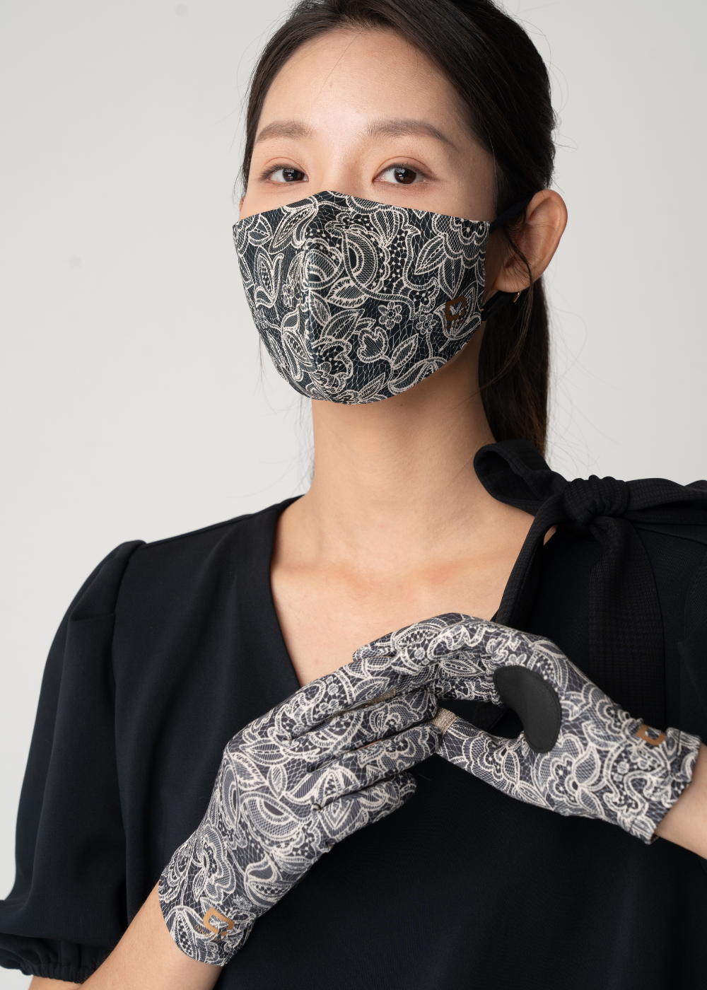 Antiviral Reusable TXM99 InnoShield Mask – Modish Lace Onyx