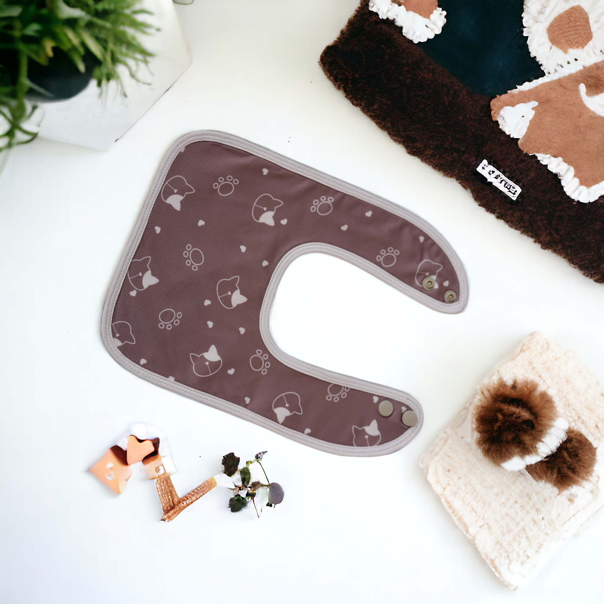Antiviral Kittie Water-resistant Square Bib - Set of 2